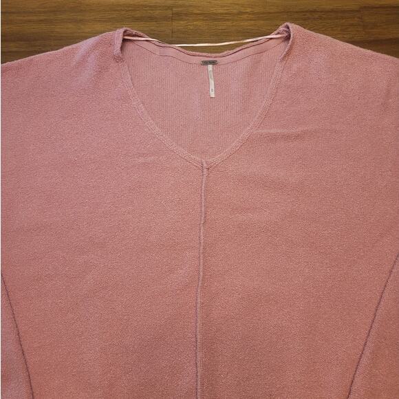 Free People “Take Me Places” Pink Knit V-Neck Sweater M – Oversized Soft Girl - Picture 5 of 8